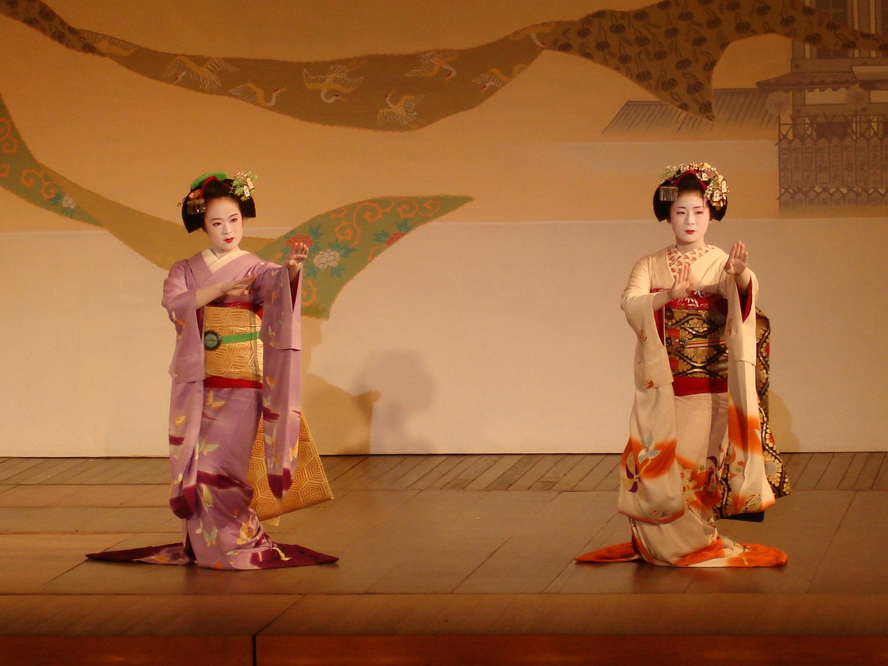 budaya-jepang-kimono-dan-geisha