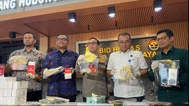 Tragedi Kebakaran Pasar Tradisional dan Upaya Polda Metro Jaya Menghentikan Penipuan Online